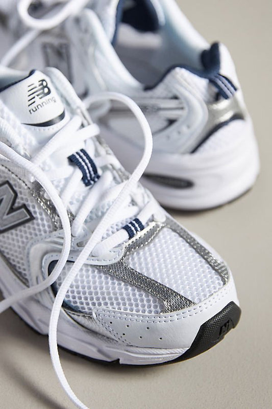 "New Balance 530: Estilo y Comodidad en Cada Paso"